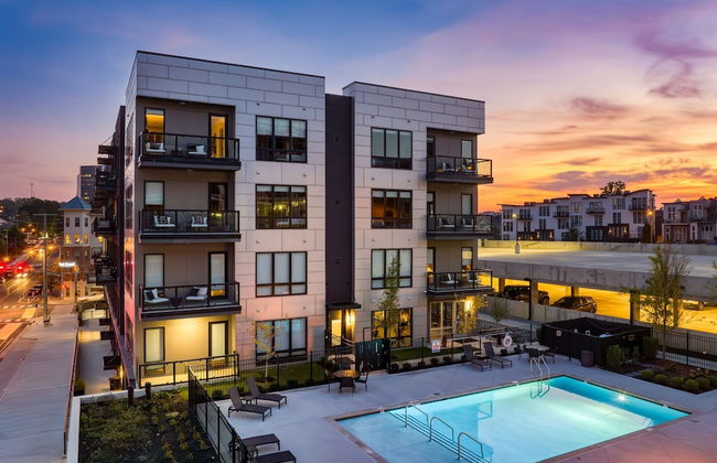 Honkey-tonk by Avantstay New Modern 2bdr in Walkable Midtown w Gym Pool - Photo 5