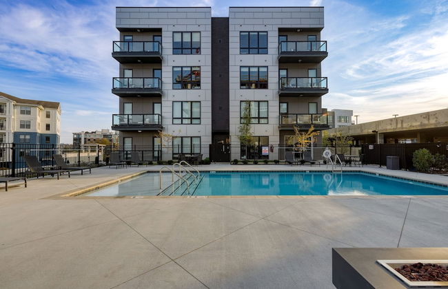 Wonderstruck Walkable Midtown Location at Odyssey Pool BBQ Fitness Room - Photo 27
