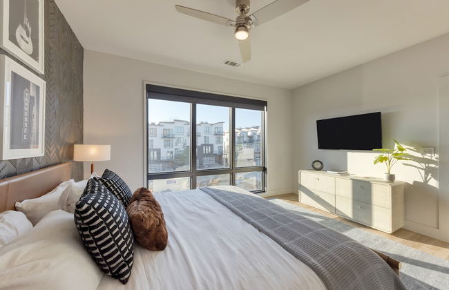 Honkey-tonk by Avantstay New Modern 2bdr in Walkable Midtown w Gym Pool - Photo 17