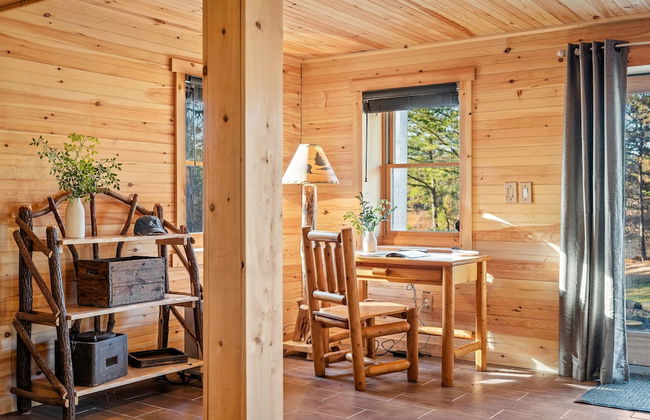 Deer Haven Cabin by Avantstay Waterfront Dock Firepit - Photo 42