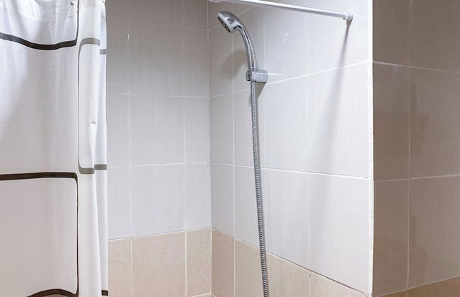 2BR with Comfortable Design at Podomoro Golf View Apartment - Foto 16