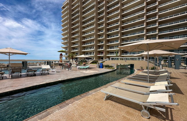 Oceanfront Vibes Iconic Beachside Getaway - Photo 57
