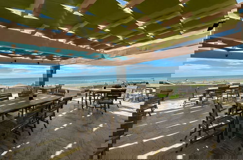 Foto 68 - Oceanfront Vibes Iconic Beachside Getaway