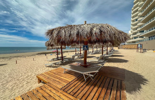 Oceanfront Vibes Iconic Beachside Getaway - Photo 75