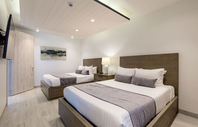 Oceanfront Vibes Iconic Beachside Getaway - Photo 20