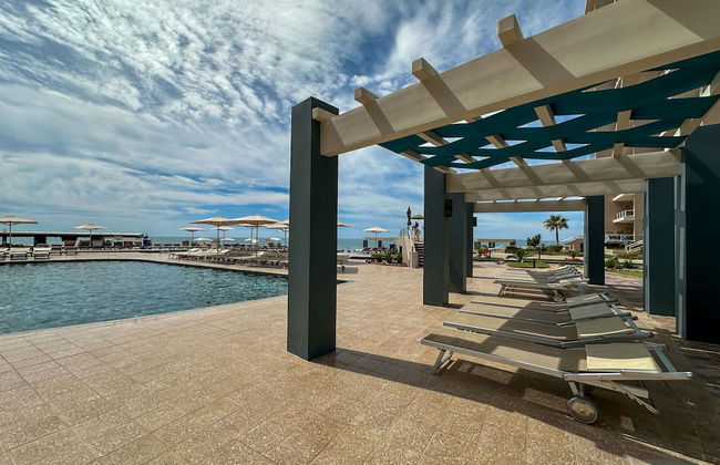 Oceanfront Vibes Iconic Beachside Getaway - Photo 53