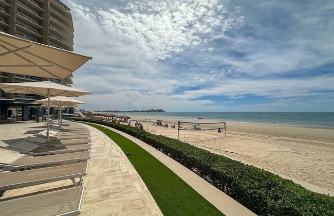 Oceanfront Vibes Iconic Beachside Getaway - Photo 64