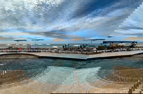 Foto 58 - Oceanfront Vibes Iconic Beachside Getaway