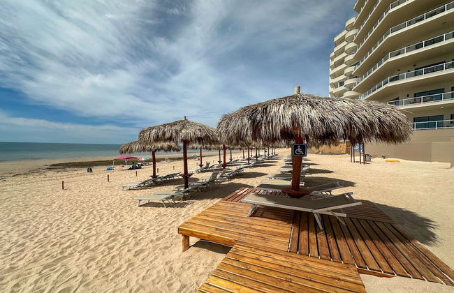 Oceanfront Vibes Iconic Beachside Getaway - Photo 74