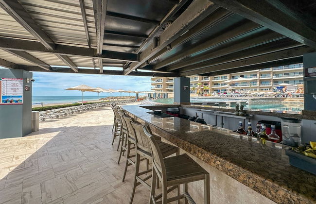 Oceanfront Vibes Iconic Beachside Getaway - Photo 70