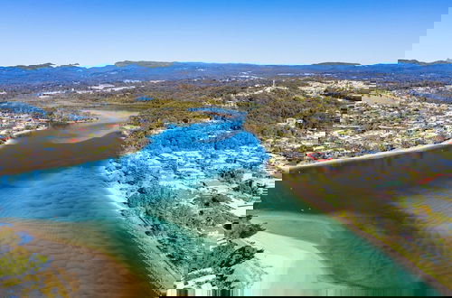 Foto 18 - Luxe Waterfront Stay -Tallebudgera Creek