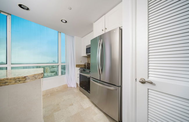 Residences at Fontainebleau Miami - Photo 60