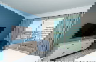 Photo 2 - Residences at Fontainebleau Miami
