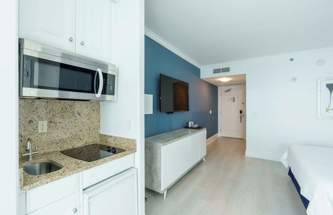 Residences at Fontainebleau Miami - Photo 9