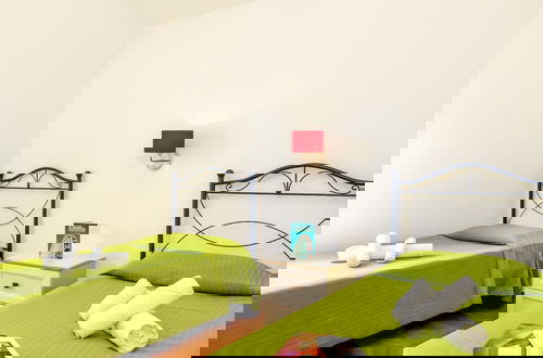 Foto 9 - Apartment With Communal Pool