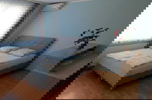 Foto 2 - Cozy Crikvenica Apartments With Sea View and Balcony