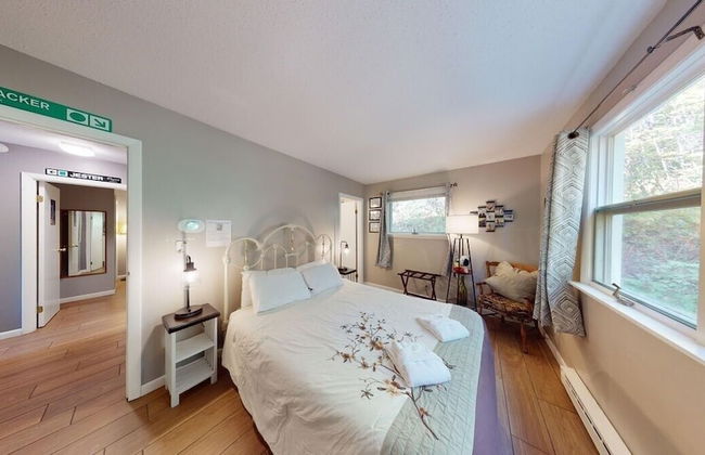 Silver Spring Chalet Brought to you by GetAway Vacations - Foto 11