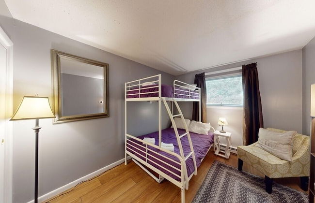 Silver Spring Chalet Brought to you by GetAway Vacations - Foto 9