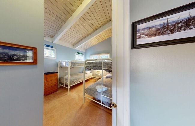 Silver Spring Chalet Brought to you by GetAway Vacations - Foto 5