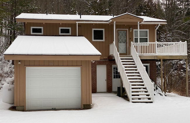 Silver Spring Chalet Brought to you by GetAway Vacations - Foto 45