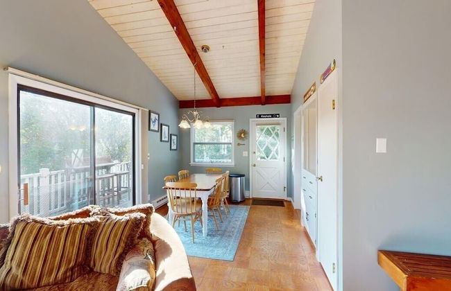 Silver Spring Chalet Brought to you by GetAway Vacations - Foto 18