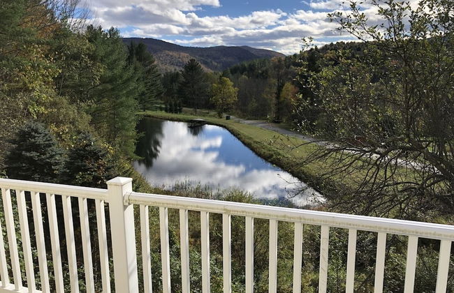 Silver Spring Chalet Brought to you by GetAway Vacations - Foto 24