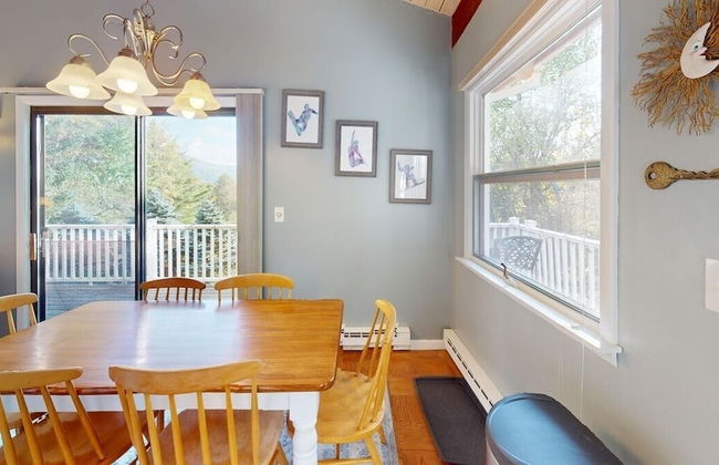 Silver Spring Chalet Brought to you by GetAway Vacations - Foto 34