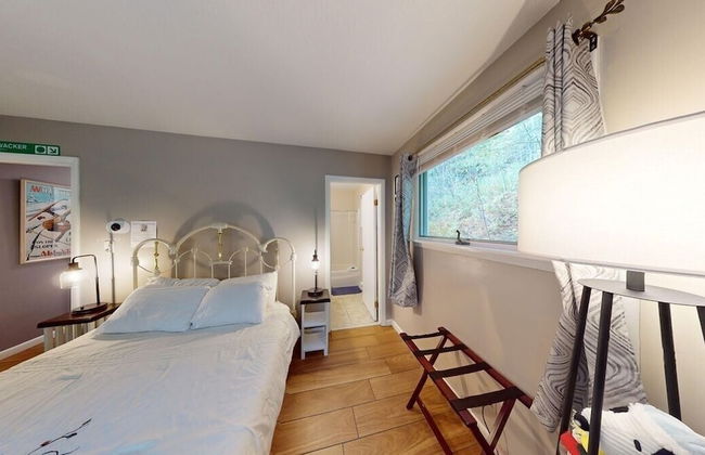 Silver Spring Chalet Brought to you by GetAway Vacations - Foto 12