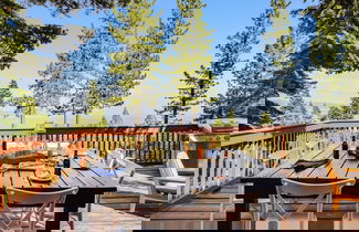 Foto 2 - Horizon by Avantstay Stunning A-frame Cabin w Hot Tub Billiards Lake Views