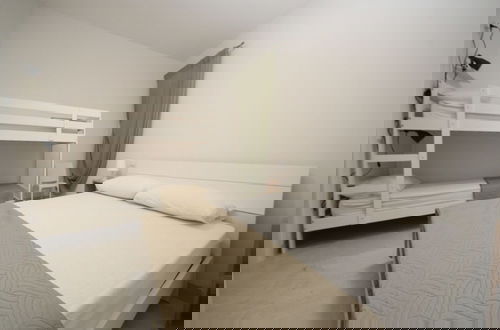 Foto 5 - Modern Apartment Near the Beach