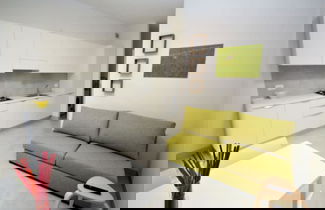 Foto 1 - Modern Apartment Near the Beach