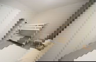 Foto 2 - Modern Apartment Near the Beach