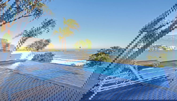 Foto 1 - Villa Bleu Blanc in Camps Bay With Pool and Views