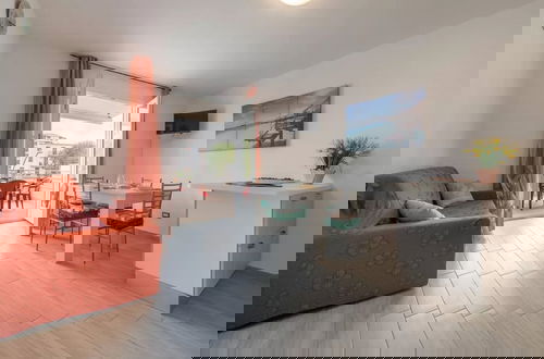 Foto 6 - Modern Apartment for 4 Guests Near Alghero Beach