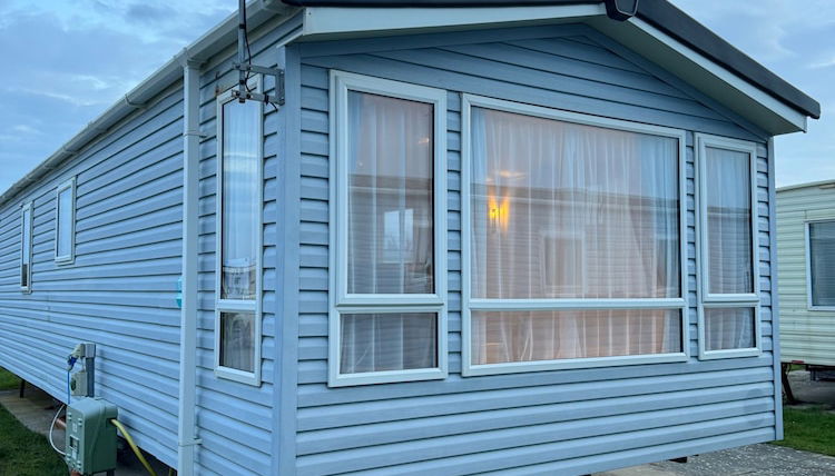 Foto 1 - 3 Bedroom Stunning Caravan Justin