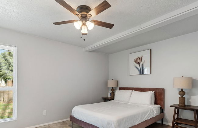 Spacious 8BR Modern Retreat Pool Table RV - Foto 16
