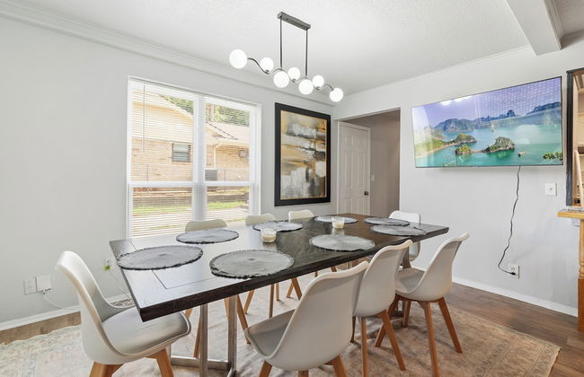 Spacious 8BR Modern Retreat Pool Table RV - Foto 11