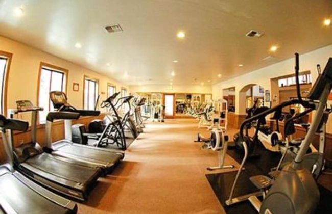 Wolf s Lair by Avantstay Swiss Chalet w Private Hot Tub Access to Northstar Resort Community - Foto 19