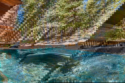 Foto 2 - Wolf s Lair by Avantstay Swiss Chalet w Private Hot Tub Access to Northstar Resort Community