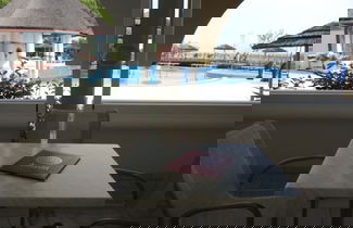Foto 1 - Seaside Studio With Poolside Retreat