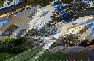 Foto 1 - King Charles Avenue 408 #1
