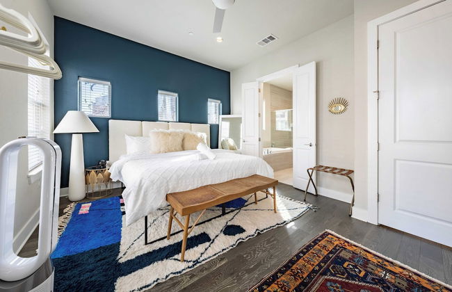 Modern Home, Private Balcony, Near Rainey & Lady Bird Lake Haus of Z - Photo 16
