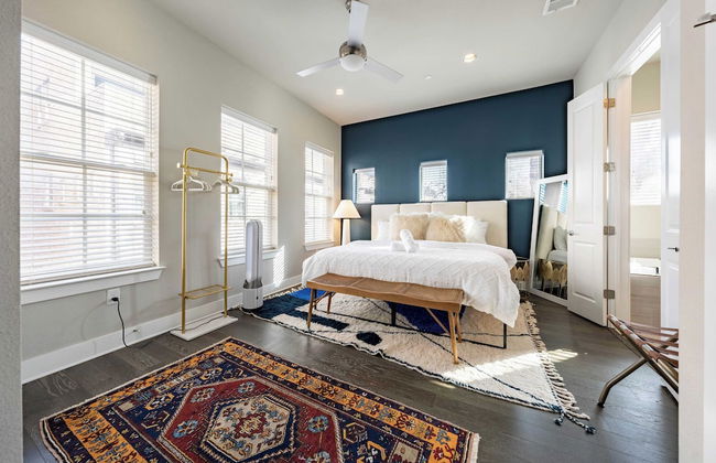 Modern Home, Private Balcony, Near Rainey & Lady Bird Lake Haus of Z - Photo 15