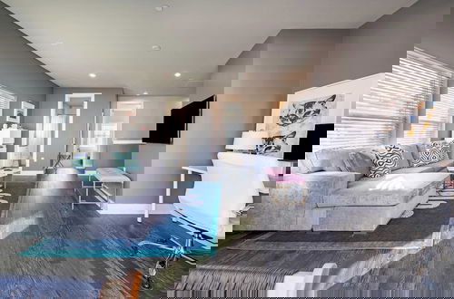 Foto 29 - Modern Home, Private Balcony, Near Rainey & Lady Bird Lake Hauz of Z
