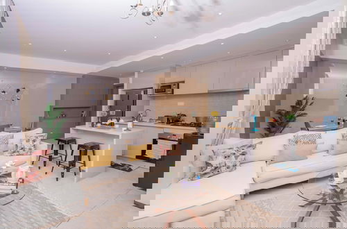 Photo 10 - Executive 1 Br -Gtc with gym & Pool