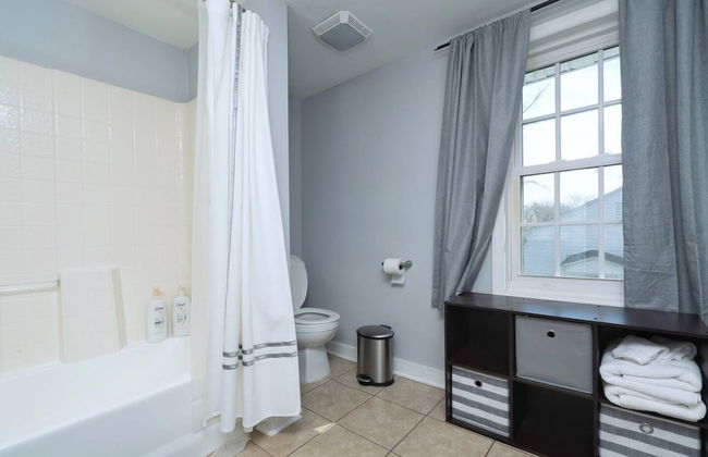 Renovated 3 Bedroom Close to Downtown - Foto 7