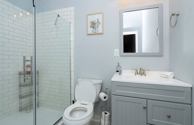 Renovated 3 Bedroom Close to Downtown - Foto 10