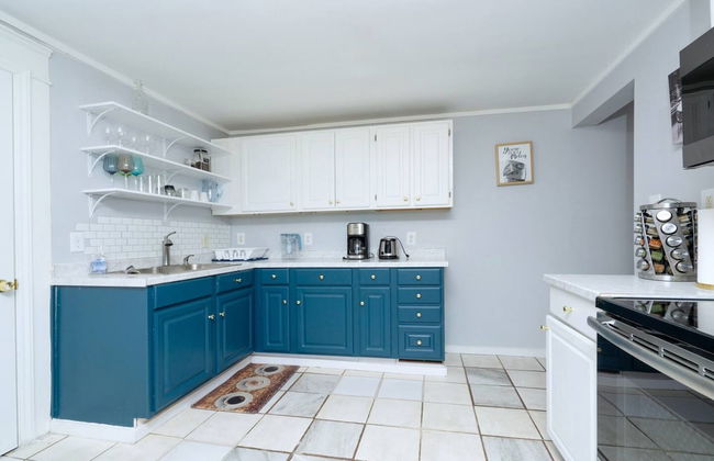 Renovated 3 Bedroom Close to Downtown - Foto 2