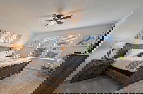 Foto 3 - 5-br Townhouse With Pool, Games, Disney