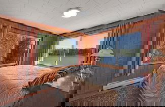 Foto 2 - The Banks - Rustic and Waterfront! Secluded and Special! Kayaks and Canoes are included for guest use by RedAwning
